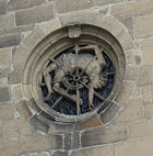 Das Wappenmotiv in einem Fenster der Tübinger Stiftskirche
