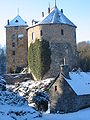 Burg mit Blaustich