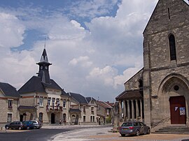 The church and town hall in Bétheny