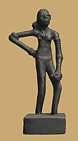 Tänzerin von Mohenjo-Daro, Bronze, Höhe: 11 cm, ca. 2000 v. u. Z., National Museum of Pakistan, Karachi