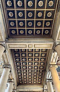 Coffered ceiling of collateral aisle