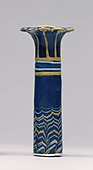 Kohl vase in the shape of a palm column; 1550–1086 BC; glass; height: 8.9 cm; Walters Art Museum (Baltimore, US)