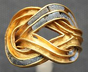 Gold knot ring with lapis lazuli inlaid, much now missing, Aegina Treasure