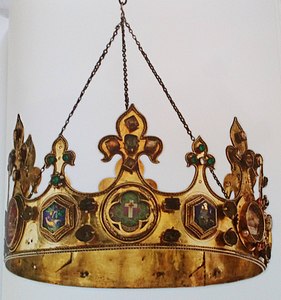 The crown reliquary of Paraclet (1230–1240)