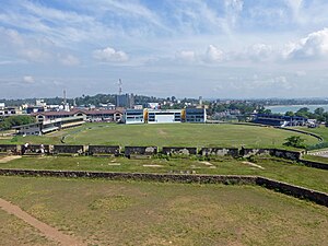 Blick vom alten Fort auf das Cricketstadion