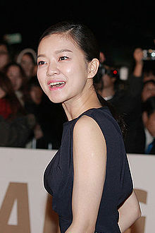 Ko Ah-seong beim 34. Blue Dragon Award (2013)