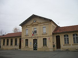 The town hall in Barbazan