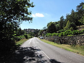 The road into Saint-Médard