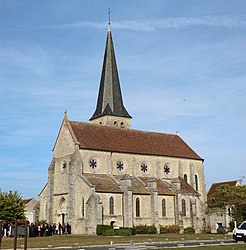 .Church of Villeneuve-le-Comte, built from 1203 to 1214.