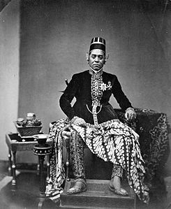 Sultan Hamengkubuwono VI, King of Yogyakarta Sultanate (1855-1877), dressed in royal majesty attire including his kris.