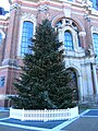 Weihnachtsbaum 2020 am nördlichen Vorplatz zur Ludwig-Erhard-Straße
