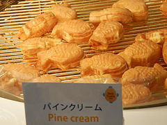Mini taiyaki with pineapple filling, being sold in Hawaii