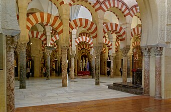 Horseshoe arches with equal-size voussoirs and keystones, Mosque–Cathedral of Córdoba, Spain