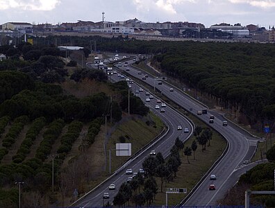 The A-5 autovía near Navalcarnero, Madrid. Note the mostly nonexistent acceleration lane in the road joining from the bottom right