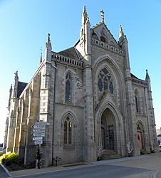 The church of Saint-Pierre, in Bourgon