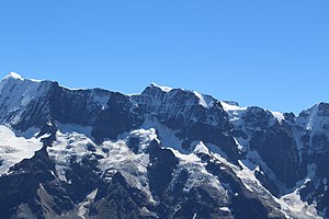 Breitlouwenengletscher vom Schilthorn aus gesehen, mit Äbeni Flue, Mittaghorn und Grosshorn (von links nach rechts). Ganz links ist der Stuefesteingletscher und rechts der Schmadrigletscher.