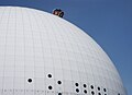 25.5.-31.5.: Eine falunrote stuga auf der Kuppel des Ericsson Globe