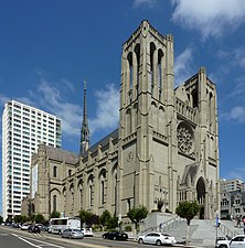 Three-quarters view of cathedral