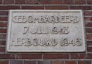Memorial stone in the rebuilt houses of the Fazantenweg 14-16: “Bombed — 17 July 1943 — Rebuilt 1946”