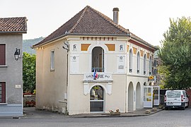 Town hall of Izaut-de-l'Hôtel.