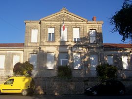 The town hall in Martillac