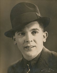 Studio portrait of Len Siffleet circa 1941