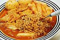 Ra-bokki (tteok-bokki with ramyeon noodles)
