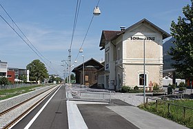 Aufnahmsgebäude, Gleisseite. (2013)