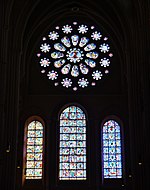 Westrose als Gruppe von Rundfenstern, gestaffelte Dreifenstergruppe, um 1150, Anfangsgotik