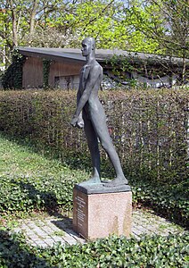 Freiheitskämpfer ("Freedom fighter"), bronze sculpture by Fritz Cremer, in Wilhelm Wagenfeld House, Bremen, Germany