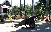 Museum and canon in the fortress of Samba Opu