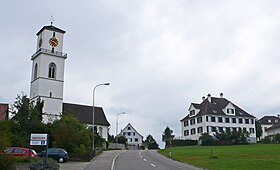 Pfarrhäuser und paritätische Kirche in Güttingen