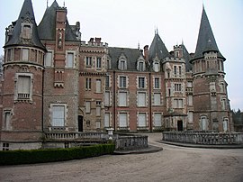 The château in Combreux