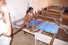 Hand weaving of the landibe silk