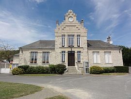 The town hall and school of Vendresse-Beaulne