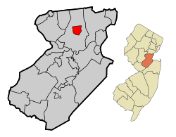 Location of Metuchen in Middlesex County highlighted in red (left). Inset map: Location of Middlesex County in New Jersey highlighted in orange (right).