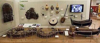 Musical instruments on display at the MIM (14371983113).jpg