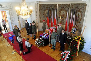 President Ryszard Kaczorowski lying in state