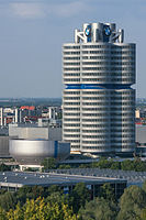 76. Platz: Martin Kraft mit BMW Museum und BMW-Vierzylinder