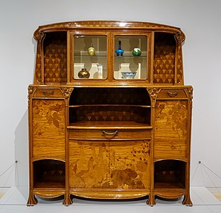 Cabinet by Louis Majorelle, with glass vases by Louis Comfort Tiffany (1900–1910), (Dallas Museum of Art)