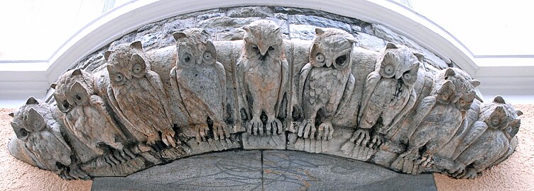 High-relief of owls in Katajanokka (Helsinki) by Georg Wasastjerna (1903)