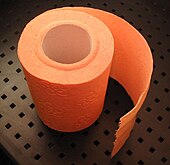 Apricot gefärbtes Toilettenpapier