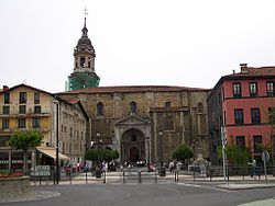 Azkoitia's central square, with Paroquia Santa Maria La Real