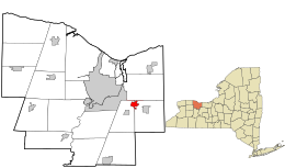 Location of East Rochester in Monroe County, and location of Monroe County in the state of New York.
