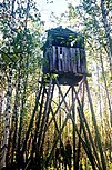 Ein Wachturm eines Lagers für den Bau der Polarkreiseisenbahn, an der Einmündung der Unteren Tunguska in den Jenissei