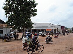 Straßenszene in Mbandaka