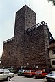 Schildmauer der Burg Liebenzell in Kombination mit dem Bergfried