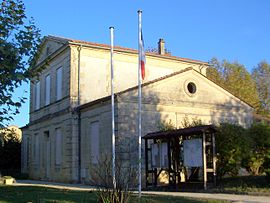 The town hall in Capian