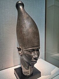 Head of a pharaoh wearing the White Crown (hedjet) of Upper Egypt. Diorite. Old Kingdom, 5th or 6th Dynasty (2494–2181 BC)