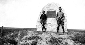 Kill Devil Hill Monument, as it appeared in 1929.